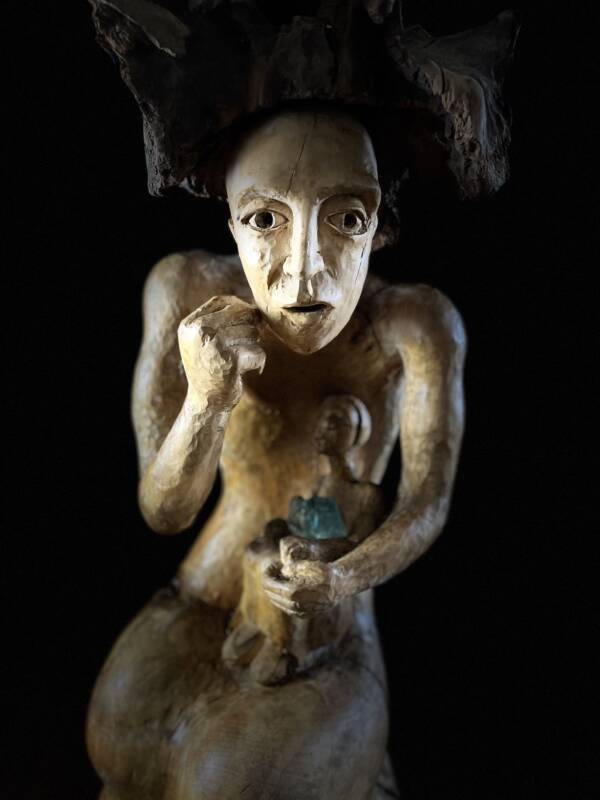 Rzeźba drewniana / Wooden sculpture „Opiekunka / Warden” – 100×45 cm